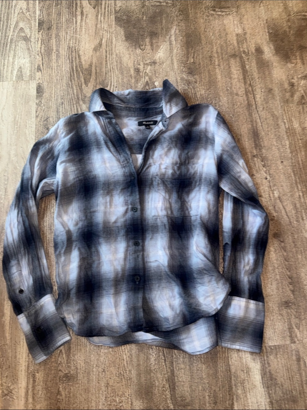 Madewell Women's Plaid Button-Down Shirt in Navy and White